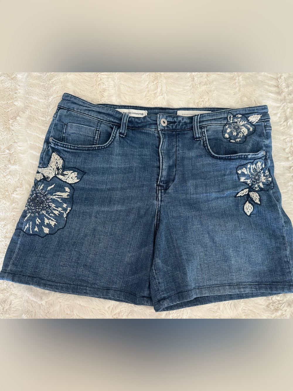 Pilcro and the Letterpress Anthropologie Slim Boyfriend denim shorts size 32